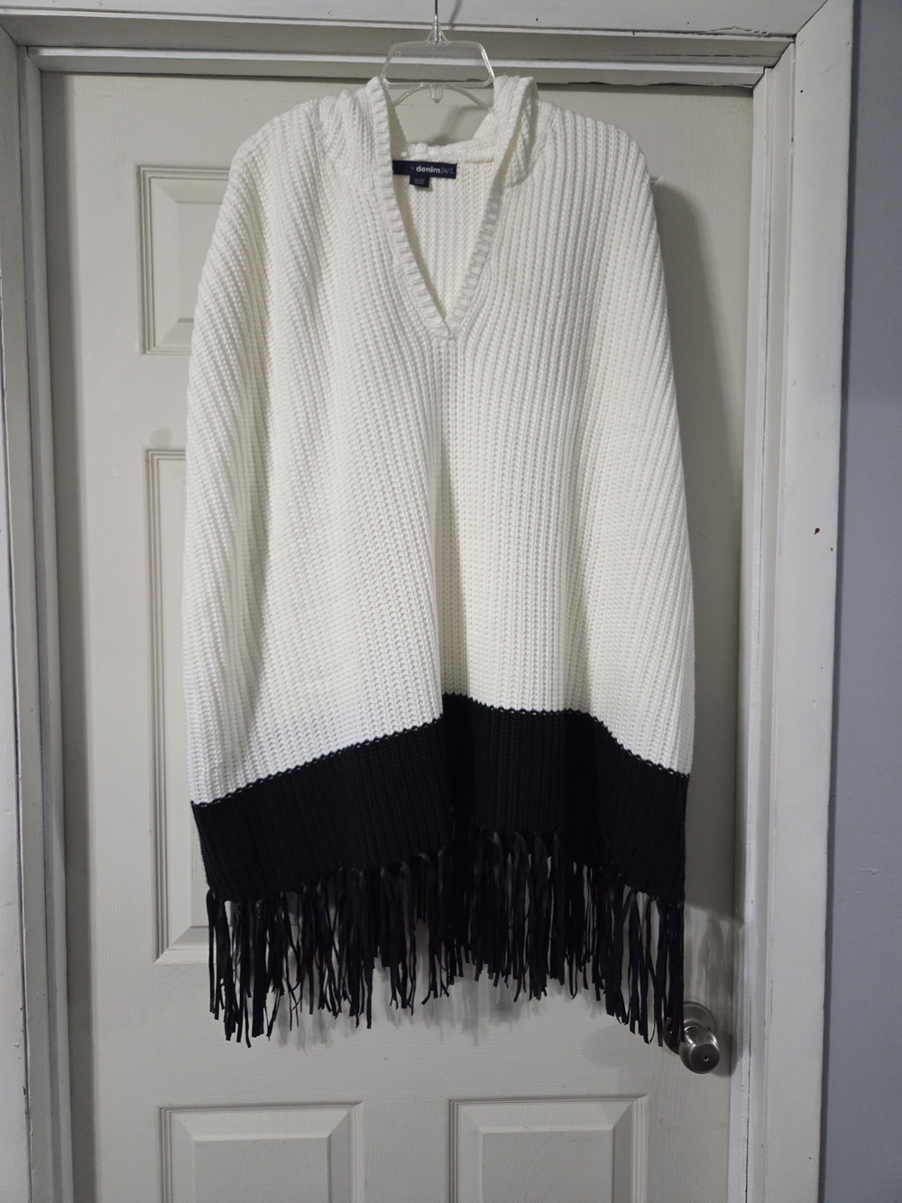Denim 24/7 Colorblock Fringe Hooded Poncho Sweater Cream Black Boho Chunky Knit